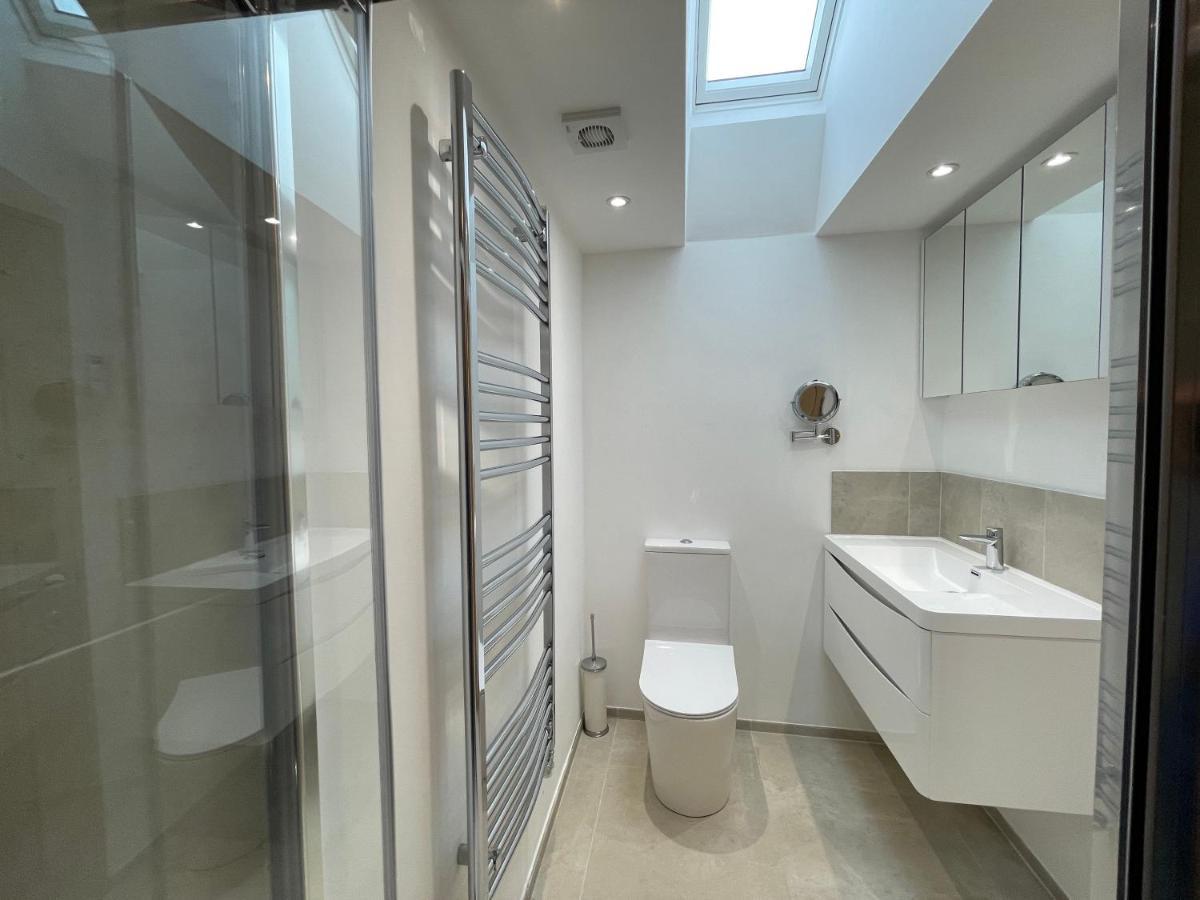 Apartament Whitley Old Garage Zewnętrze zdjęcie
