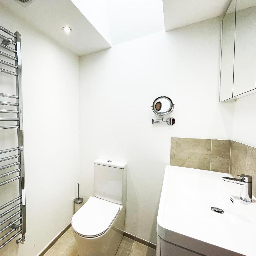 Apartament Whitley Old Garage Zewnętrze zdjęcie