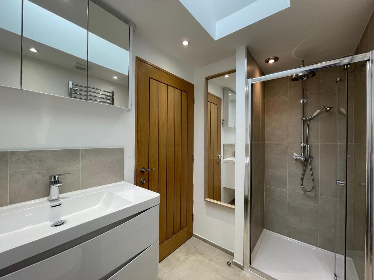 Apartament Whitley Old Garage Zewnętrze zdjęcie